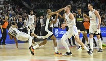 V Eurolize na palubovce létaly pěsti. Zápas se kvůli hromadné bitce nedohrál