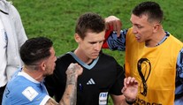 Hráči Uruguaye hrozí trest na 15 utkání. Udeřil zástupce FIFA a urážel rozhodčího