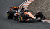 Kvalifikaci v Nizozemsku vládly mclareny. Leclerc potkal na trati lišku