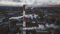 Poplach v Pobaltí. Dron letící z Ruska zasáhl elektrárnu v Estonsku