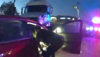 Policie v šoku. 9letá holčička sedla za volant a vyrazila se sestrou k moři