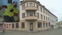 Před lety majitel odpojil topení, rodiny teď mrznou každou zimu