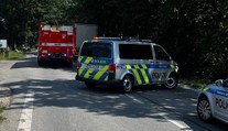 Kamion na jihu Čech srazil motorkáře. Muž i přes snahu lékařů zemřel