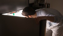 Skrytý otvor v lednici má zásadní vliv na kvalitu potravin. Češi o něm často nevědí