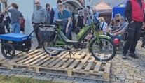 V Česku se konal největší sraz mopedů. Na Jihlavsko se jich sjelo 200