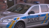 Zloděj okradl postiženého muže! Násilím mu pronikl do bytu