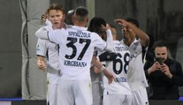 Neapol ve šlágru Serie A zostudila Fiorentinu a vyhoupla se do čela ligy