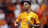 Gakpo míří do Premier League. Místo United si ale vybral rivala