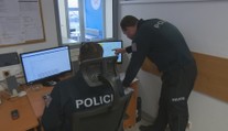 Muži přišly na WhatsApp tři odkazy. Přišel kvůli nim o celoživotní úspory