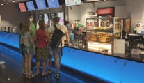 V Česku se otevírají multiplexy. Diváky čekají premiéry velkých trháků