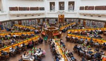 Únik plynu nebo smrad ponožek?! Hasiči evakuovali knihovnu