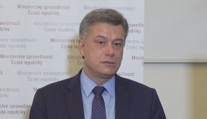 Piráti po odvolání Michailidu hlasují o Blažkovi. Část chce jeho konec v úřadu