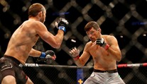 UFC v Singapuru nabídlo parádní řežbu, Maia uškrtil Askrena