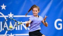 Český tenisový zázrak stále udivuje. 14letá hráčka vyhrála 10. zápas v řadě