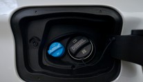 Rána pro majitele moderních dieselů. Odstaví nedostatek AdBlue jejich auta?