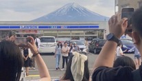 Zákaz výhledu na Fudži. Japonci u hory postavili vysoký plot