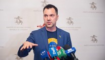 Олексій Арестович: НАТО не відповість на вибухи ракет у Польщі