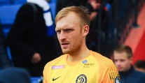 Borec na konec: Brankář chtěl odkopnout míč, udělal ze sebe hlupáka
