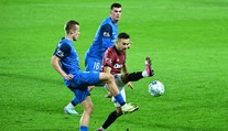 Atmosféru na Letné klukům závidím. Pešek měl dostat červenou, říká Frýdek