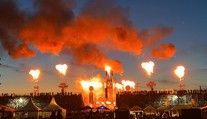 V Praze hrála kapela Rammstein. Podívejte se, jak si ji tisíce fanoušků užily