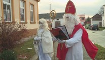 Opatření se nevyhla ani Mikulášovi s čertem. Ten letos nesmí použít pytel
