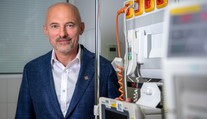 Policie obvinila exředitele IKEMu Stiborka. Měl řídit skupinu vyděračů