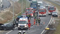 Nejhloupější smrt na silnicích: Po nehodě se poprali, smetl je kamion