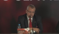 Dusno před volbami FAČR. Šéf Slavie Tvrdík dříve psal Berbrovi, nyní kritizuje kandidáta