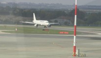 Ceny dálkových letů rapidně klesají. Po Evropě se ale má létat dráž