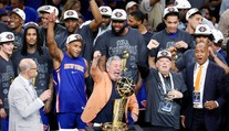 Knicks po 53 letech na vrcholu. V pátém zápase přetlačili Spurs a slaví titul