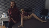 Pornohvězda vyzkoušela "hotel" se silikonovými pannami! VIDEO