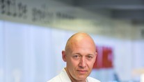 Do Ordinace míří nová posila! Doktor s kapsami plnými fetu
