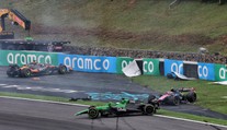 Sprint opanoval Norris, Piastri havaroval. Bortoleto měl vážnou nehodu