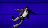 Olympijské hry v Paříži skončily. Herec Cruise skočil ze střechy