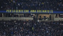 Fanoušci úspěchu. Po třetím gólu Barcelony odešli, marně se snažili vrátit