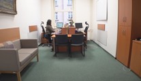 Na ministerstvech pracují desítky poradců. Jak přesně jejich práce vypadá?