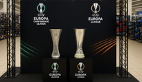 Chcete vidět prestižní fotbalové trofeje? Za doprovodu legend se objeví v Praze a Ostravě