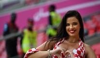 Půvabné ženy fandí fotbalu! Podívejte se na galerii krásek z tribun MS v Kataru