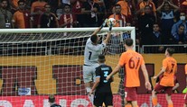 VIDEO: Brankář v Evropské lize potopil svůj tým. Připomněl Dúbravku