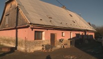 Nedávné povodně ztížily přípravy na Vánoce. Lidé stále uklízejí následky velké vody