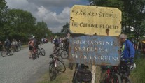 Místo vojáků a tanků se prostorem Libavá proháněli lidé na kolech