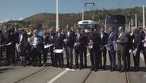 V Praze otevřeli nový most. Uleví hromadné dopravě, auta mají zákaz