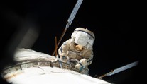 Kosmonauti vyrazili mimo ISS, ve vesmíru stráví 6,5 hodiny