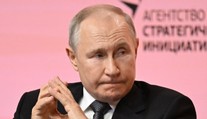 Putin se má utápět ve strachu. Setkání jen na pět metrů, nebo povinná izolace