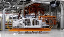 Audi A8 bude mít karoserii z hliníku a karbonu. Krásný kus techniky!