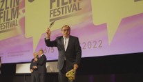Oblíbený český herec získal prestižní cenu. Objeví se i v nové minisérii na Voyo