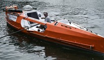 Francouzský dobrodruh veslující přes Atlantik zahynul v převrácené lodi