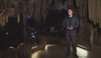 KOŘENÍ: Unikátní jeskynní labyrint ve Slovinsku