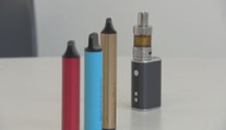 Ministerstvo chce zakázat elektronické cigarety. Lidé proti tomu sepsali petici