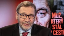 Kriminalisté obvinili bývalé agenty StB. Přes 10 let měli sledovat herce Töpfera